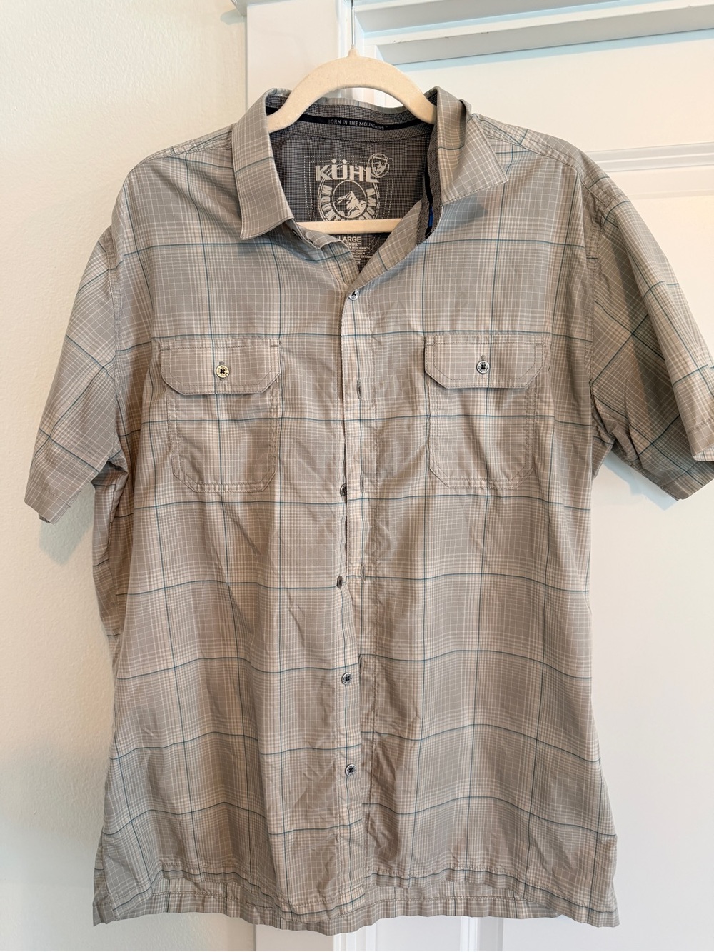 Kuhl Men’s Short Sleeve Plaid Button-Down Shirt in Light Gray and Blue